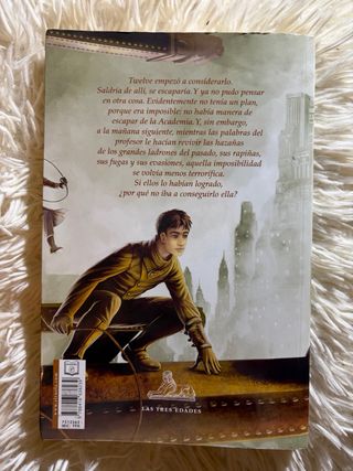 La academia primer libro