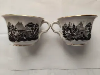 2 Tazas de té de porcelana con borde dorado