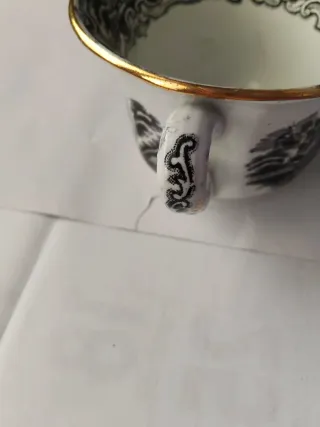 2 Tazas de té de porcelana con borde dorado