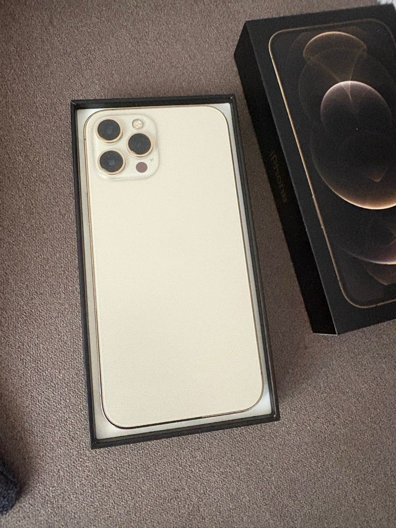iPhone 12 Pro Max afbeelding 2
