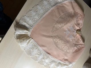 Zagalejo bordado rosa con encaje