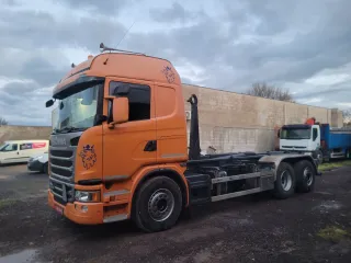 Camion con gancho multilift