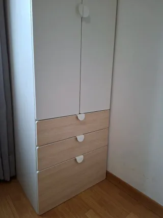 Armario infantil blanco y madera