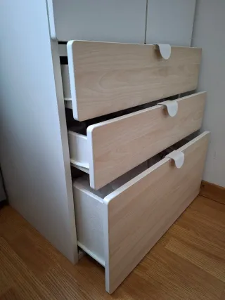 Armario infantil blanco y madera