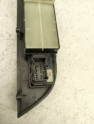 MANDO ELEVALUNAS DELANTERO IZQUIERDO SUZUKI SWIFT