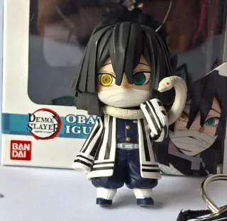 Pack Demon Slayer/ Obama Iguro figura+Chibi+extras
