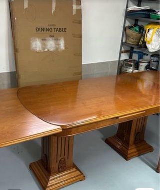 Mesa de comedor de madera de cerezo