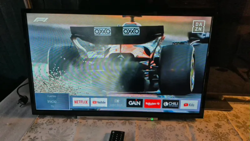 Smart TV Toshiba HD Negra afbeelding 2