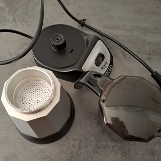 Cafetera Italiana Eléctrica DeLonghi Alicia Plus