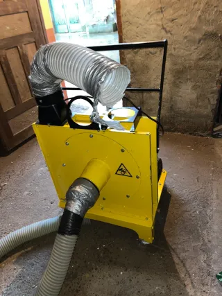 Máquina soplado Isover