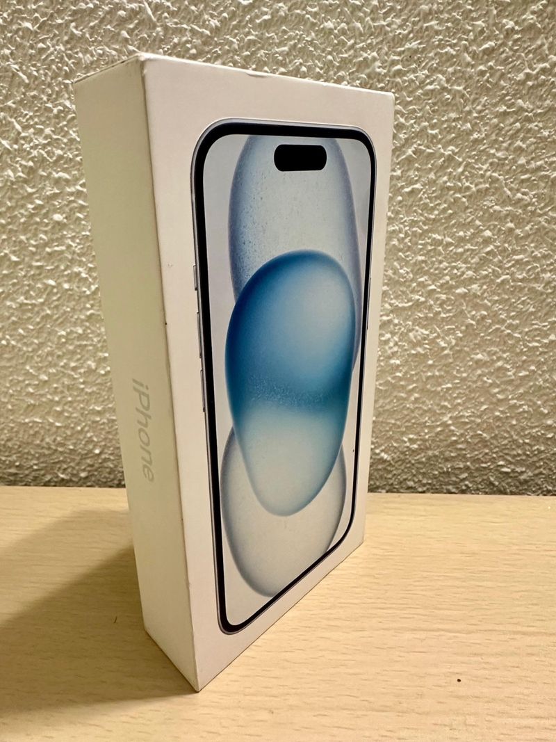 iPhone 15 PRECINTADO 1 AÑO DE GARANTÍA