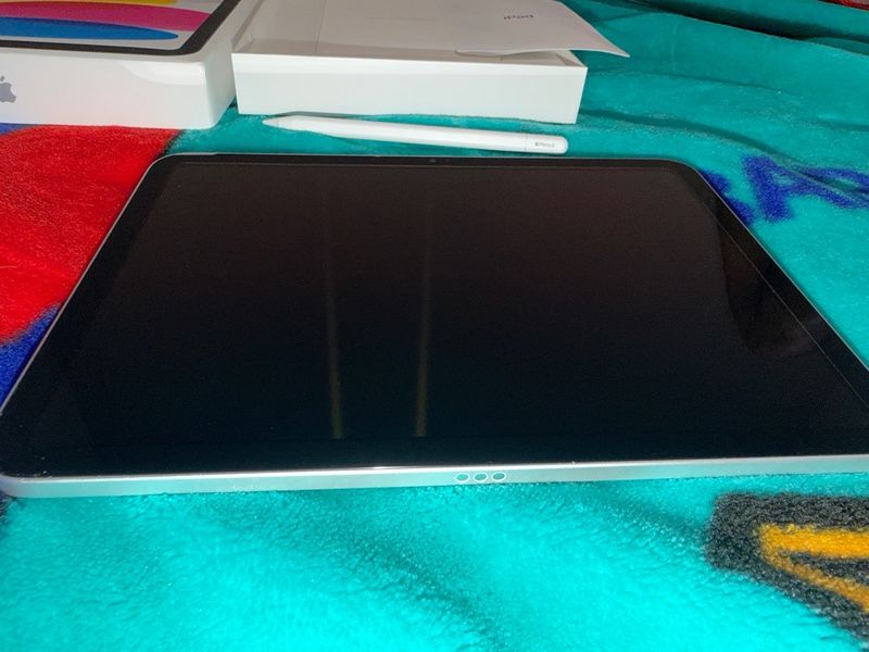 iPad a16 Plata Nuevo Sin Uso +apple pencil afbeelding 2