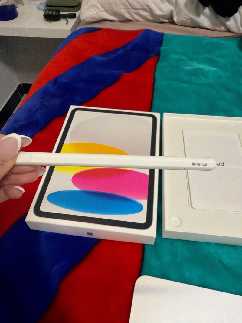 iPad a16 Plata Nuevo Sin Uso +apple pencil afbeelding 7