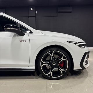 Volkswagen Golf 8.5 GTI 2.0 TSI 265cv DSG