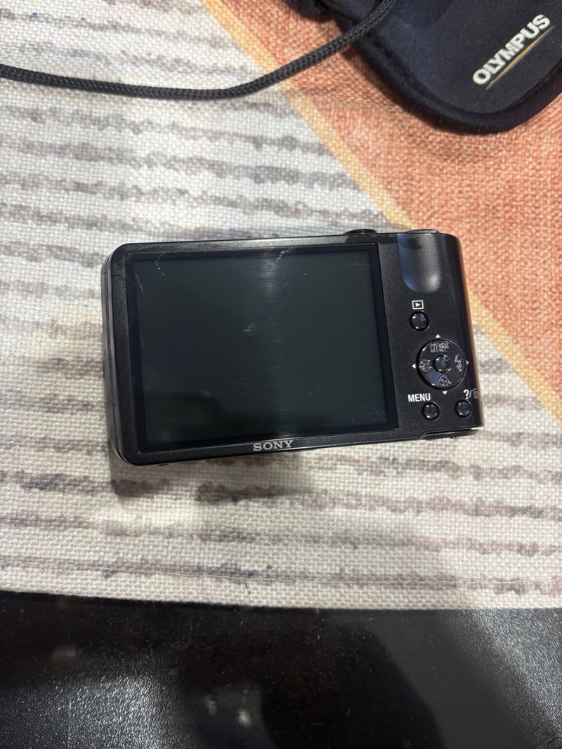 Sony Cyber-shot DSC-H70 HD afbeelding 3