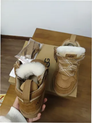 Stivali UGG Lowmell Taglia 38 Beige/Marrone