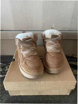 Stivaletti UGG Lowmell Taglia 37