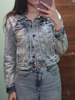 Chaqueta vaquera corta