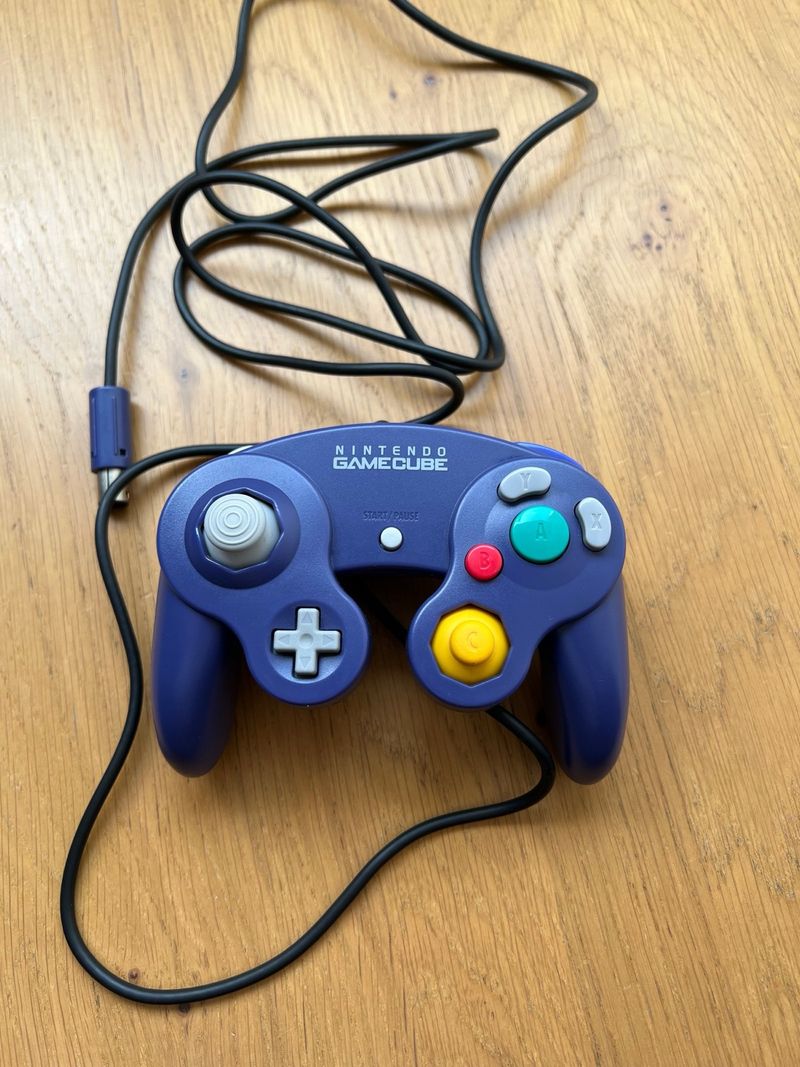 Mando Nintendo GameCube Morado