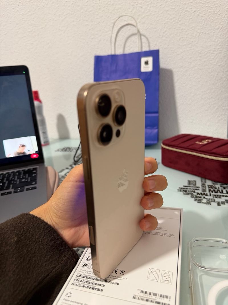 iPhone 16 Pro Max 256GB Titanio afbeelding 4