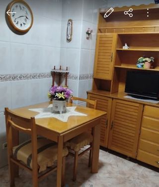 Mesa abatible y 4 sillas + mueble cocina