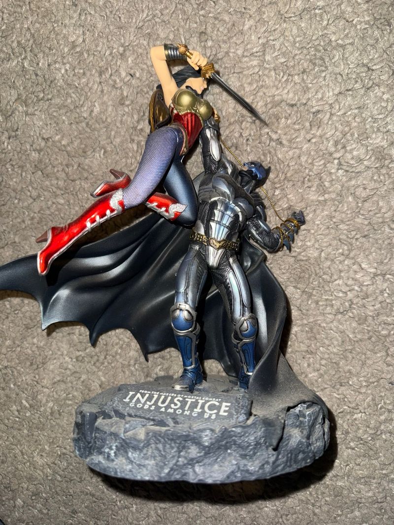 Estatua Injustice: Gods Among Us Collector's