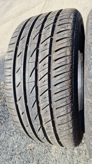 Neumáticos 245/40/18