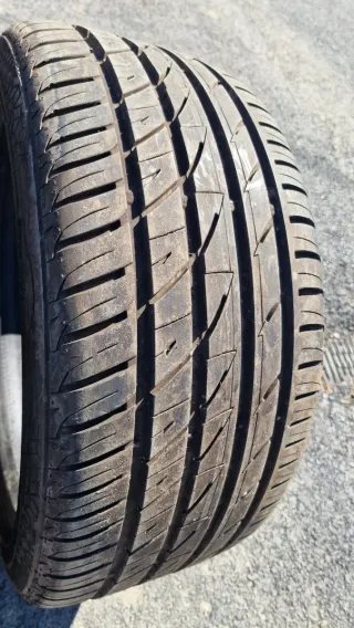 Neumáticos 245/40/18