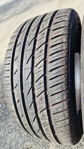 Neumáticos 245/40/18