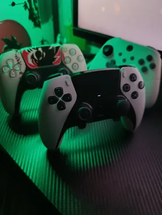 Soporte mando PS5 / Xbox / – Minimalista.