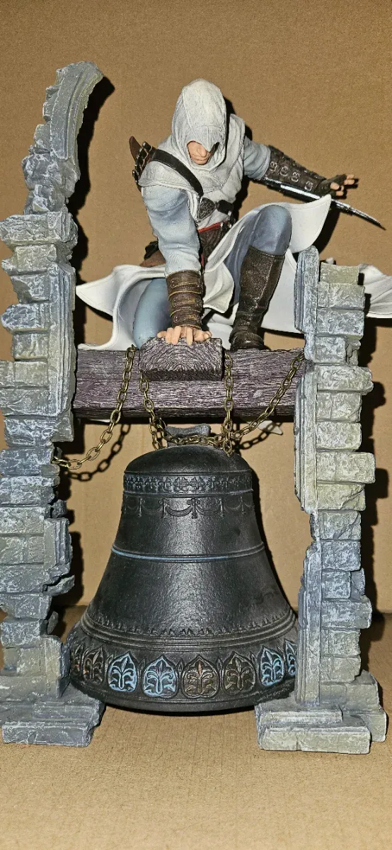 Figura Assassin's Creed Altair con Campana