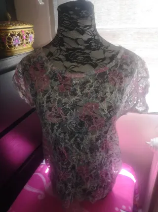 Blusa de encaje floral multicolor