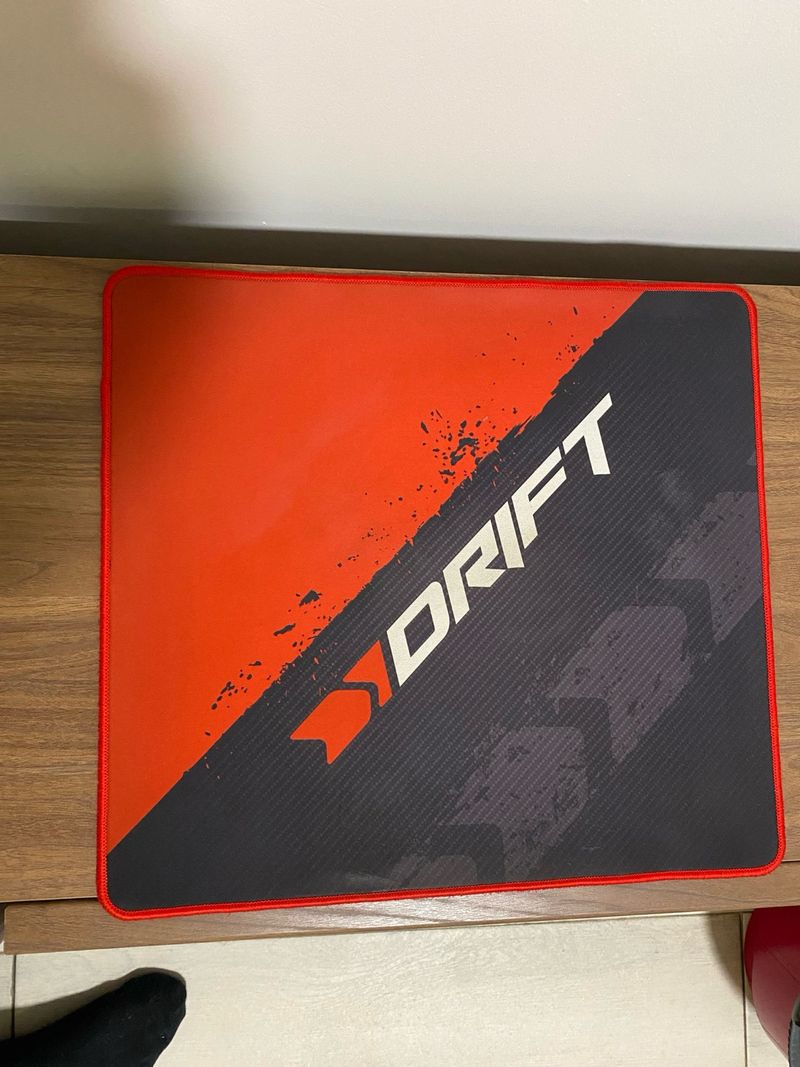 Alfombrilla Gaming DRIFT Roja y Negra 44x40cm