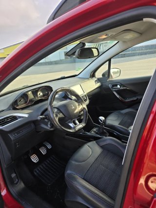PEUGEOT 2008 GT Line 1.6 BlueHDi SS