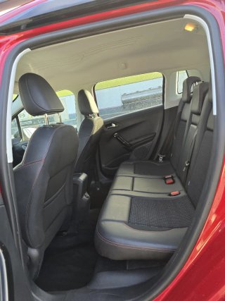 PEUGEOT 2008 GT Line 1.6 BlueHDi SS