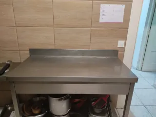 Mesa de acero inoxidable