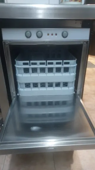 Lavavasos hostelería con bomba vacío