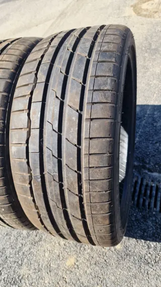 Neumáticos 225/35/19