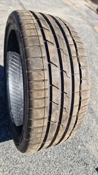 Neumáticos 225/35/19