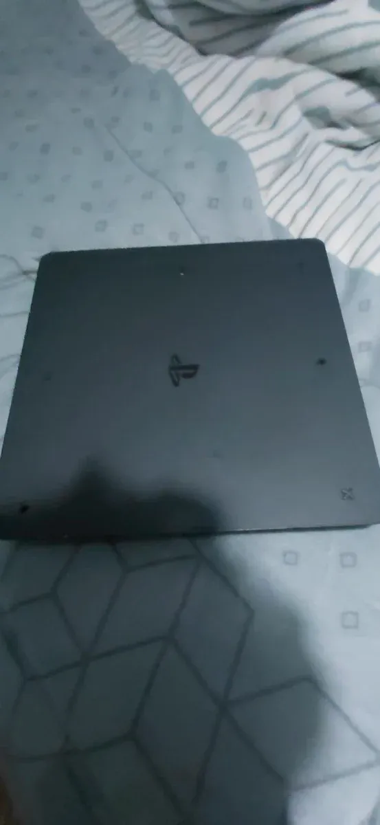 PS4 Negra con cables (sin mandos) afbeelding 2