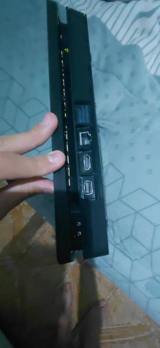 PS4 Negra con cables (sin mandos) afbeelding 3