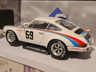 Porsche 911 RSR Daytona 1:18 Solido