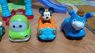 Garaje de Juguete VTech con vehículos
