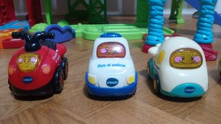 Garaje de Juguete VTech con vehículos
