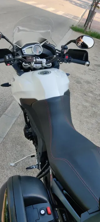 Triumph Tiger 1050 Sport Blanca y Negra