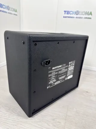 Amplificador Fender Mustang LT25 bajo y guitarra