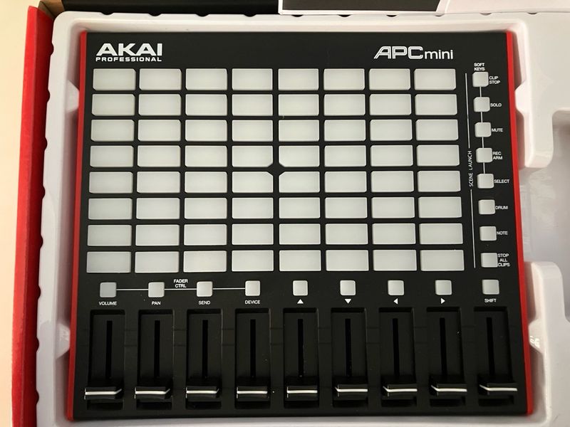 Controlador Akai Ableton live APC mini afbeelding 3