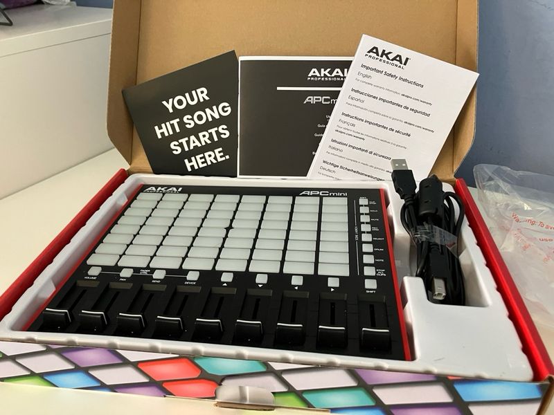Controlador Akai Ableton live APC mini afbeelding 2