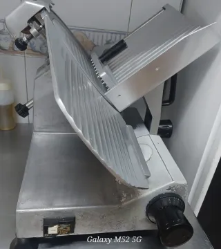 Cortadora de fiambre 30cm