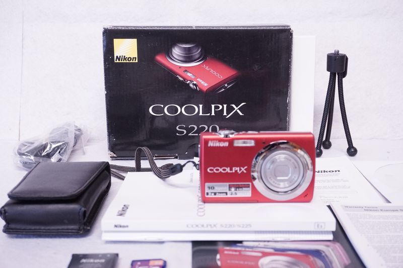 Cámara Digital Nikon COOLPIX S220 Roja + Caja afbeelding 2